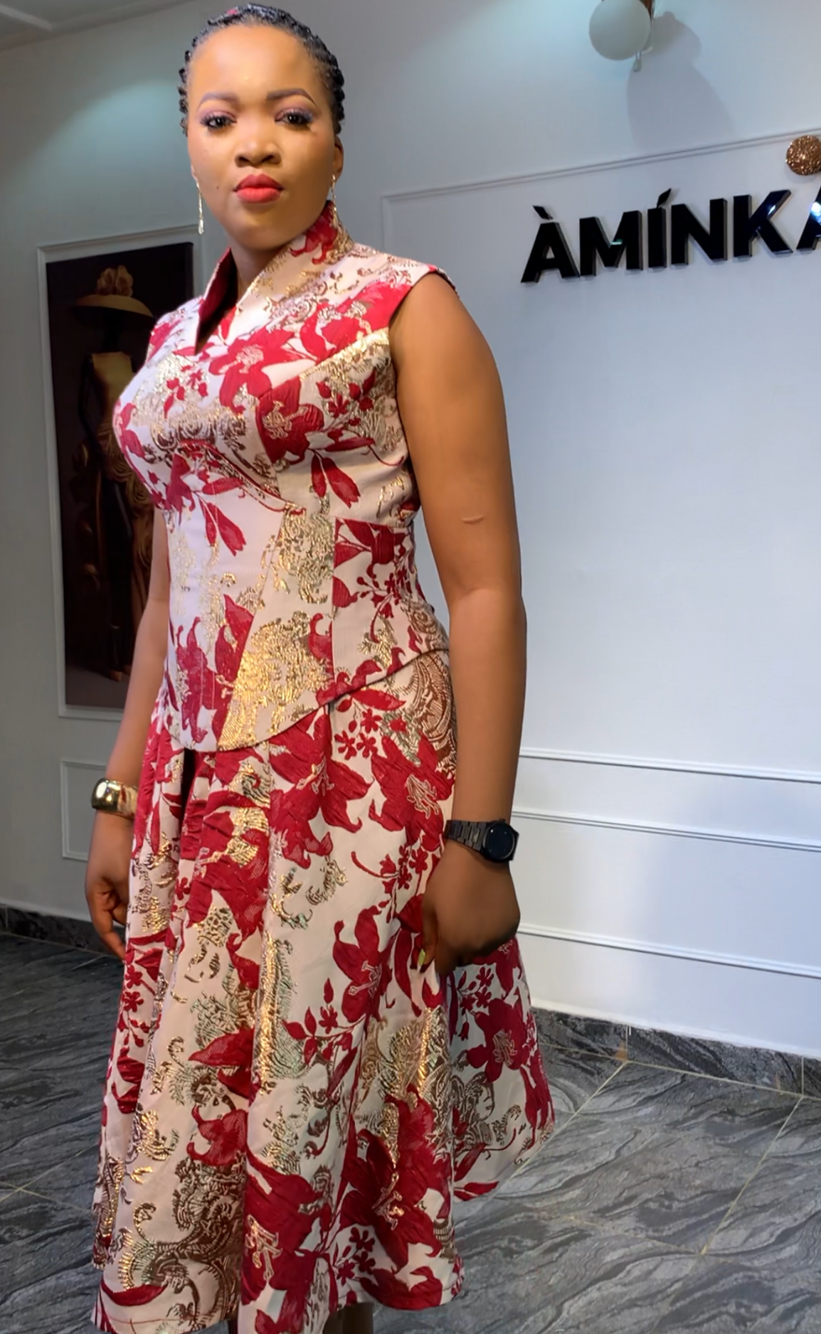 The Power of Red: A Corset-Belt Gown That Defines Elegance and Confidence